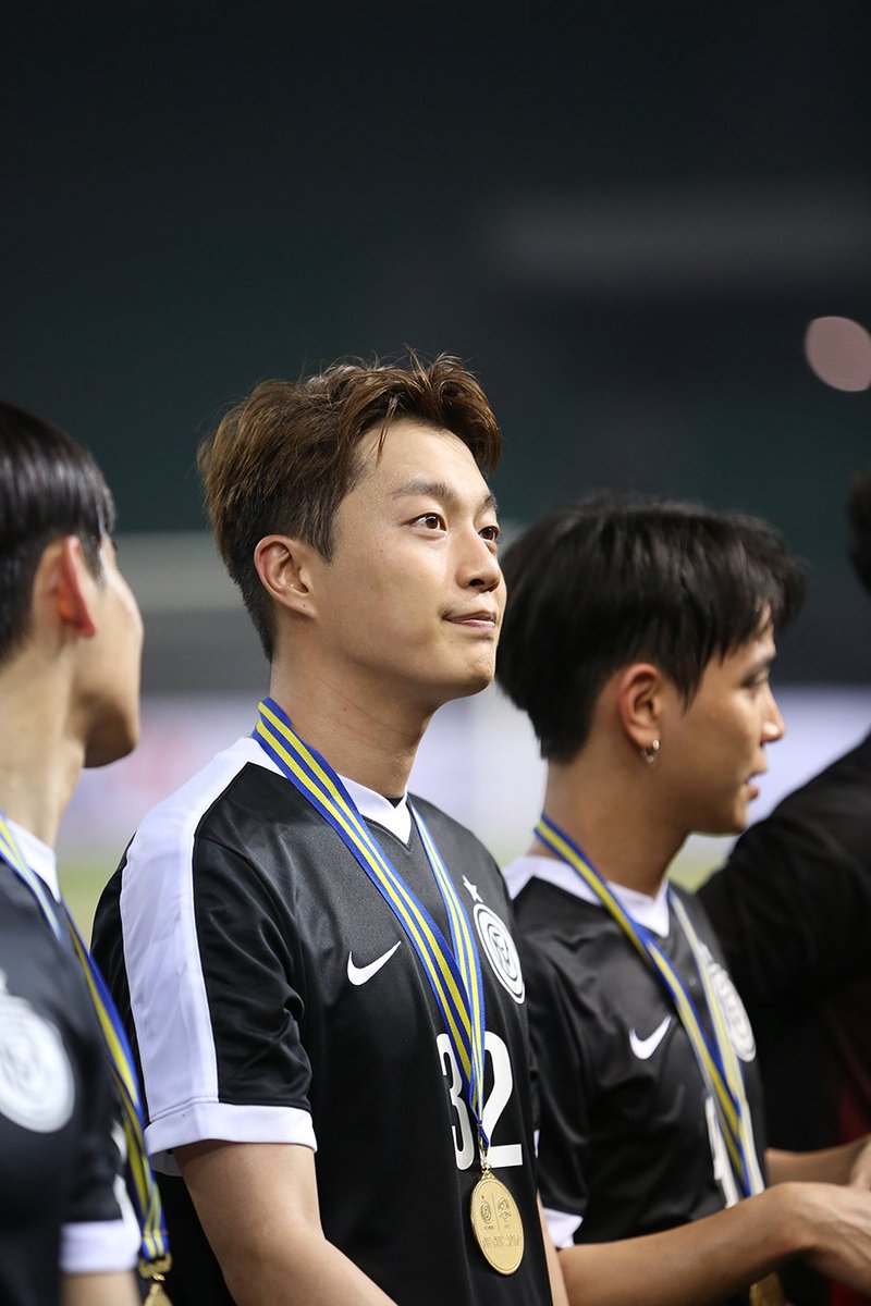 msiakpopfans's tweet photo. [COVERAGE] FC MEN beats Selebritis FC with 5-3 during #SHCUP2016 ⚽️⚽️⚽️ Read: https://t.co/T6U1Nev1J3 https://t.co/vlQAMlymA7