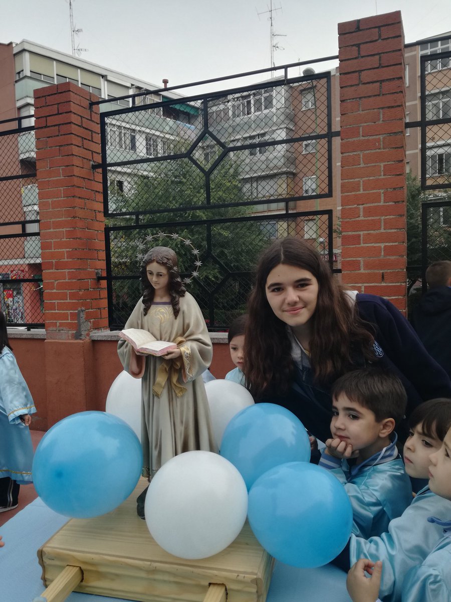 pilinya1999's tweet photo. 15 años son muchos años para resumirlos en 140 caracteres VIVA LA NIÑA MARIA! Gracias por todo virgen niña😊 https://t.co/lSb0ZyQsbh