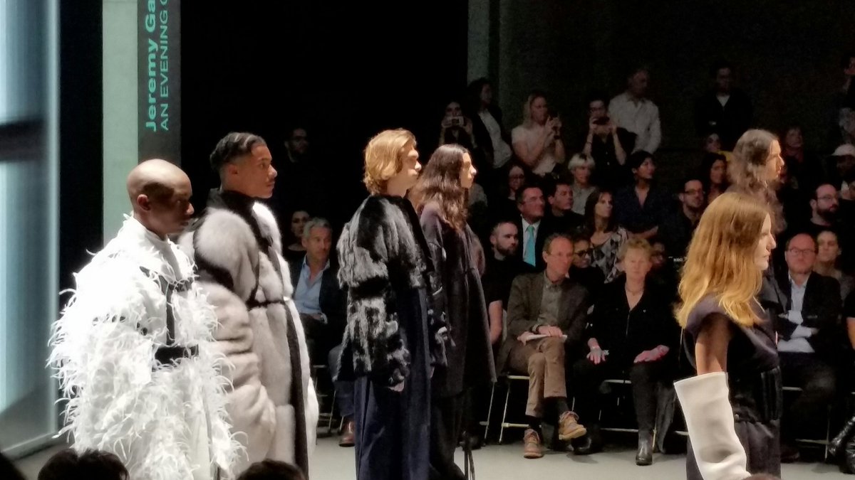 Innovation, talent, précision, audace, gai panaché de cultures. Le défilé 2016 <a href="/HEADGENEVE/">HEAD - GENEVE</a> fait briller haut une Suisse comme on l'aime !