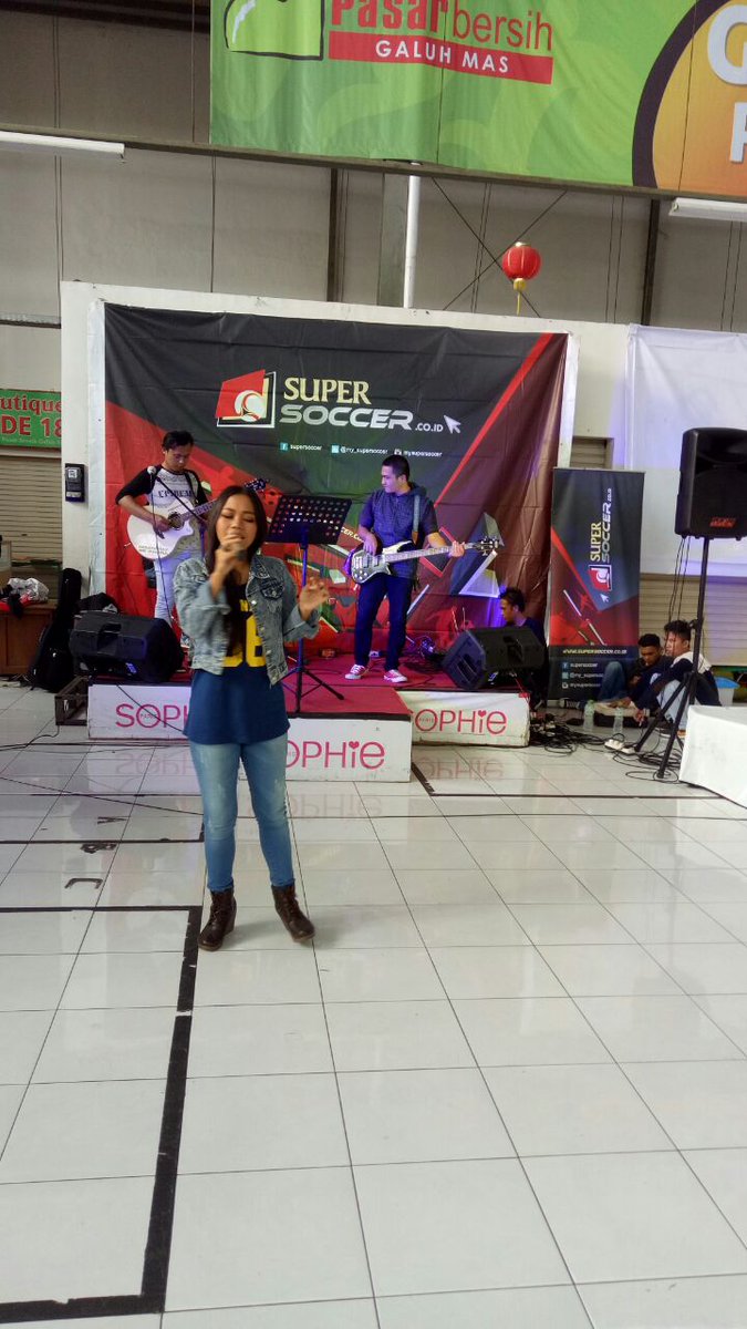 Yuk ke pasar bersih galuh mas event nonton bareng bola liga inggris manchester united vs arsenal <a href="/Lokasi_Nobar/">Lokasi Nobar</a> <a href="/UtdIndonesiaKRW/">UI Chapter Karawang</a> <a href="/AIS_KRWG/">AIS Karawang</a>