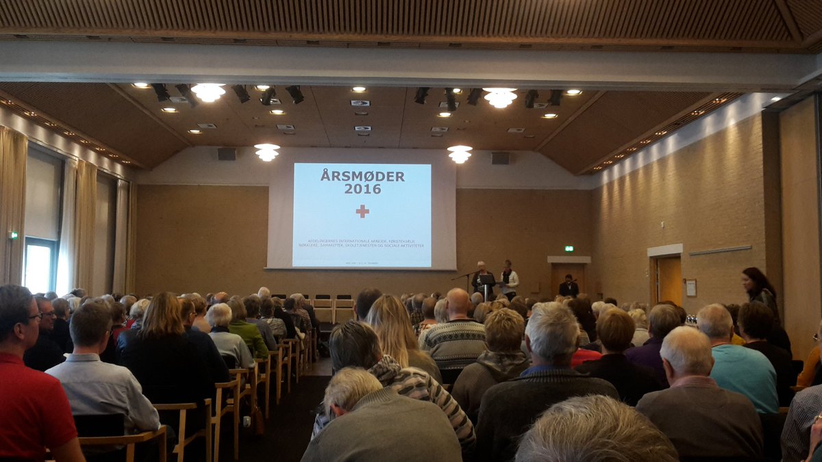 300 frivillige samlet til #RødeKors årsmøde under temaet #dengodemodtagelse.