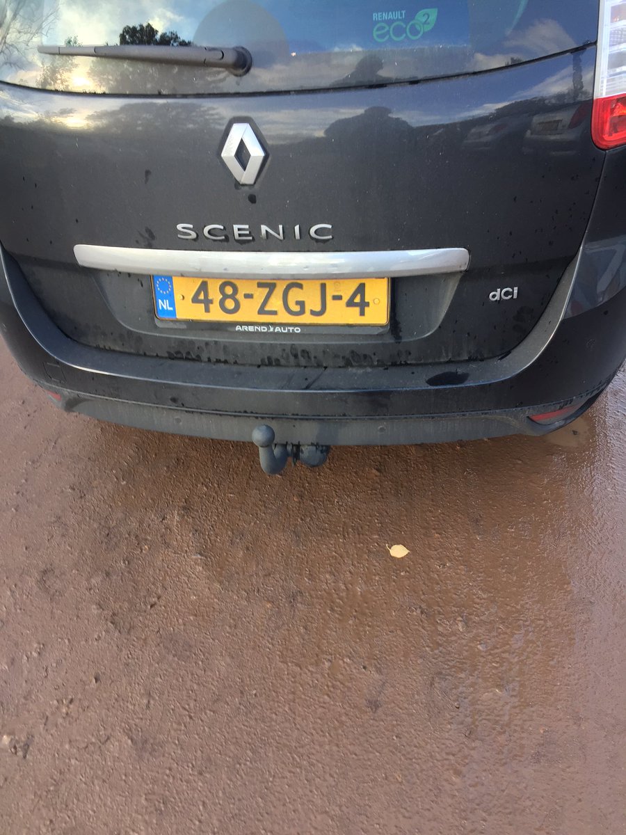 RJvBavel's tweet photo. @HCHertogenbosch vrij asociaal  om een ander vast te zetten! Parkeren is lastig op dit moment maar denk aub ook even na!!! https://t.co/U2eCfw9s97