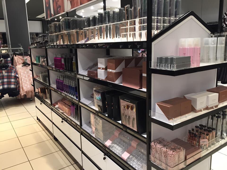 NewLookChelt's tweet photo. New look beauty has launched in store TODAY! Come and check it out! #Cheltenham #Beauty 💅🏼💄 https://t.co/il0NZLIBPi