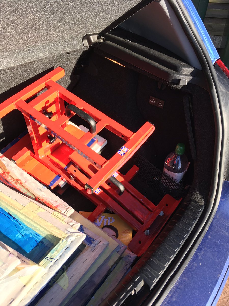 breakmasteruk's tweet image. BM-50 fits easy in hatch back boot