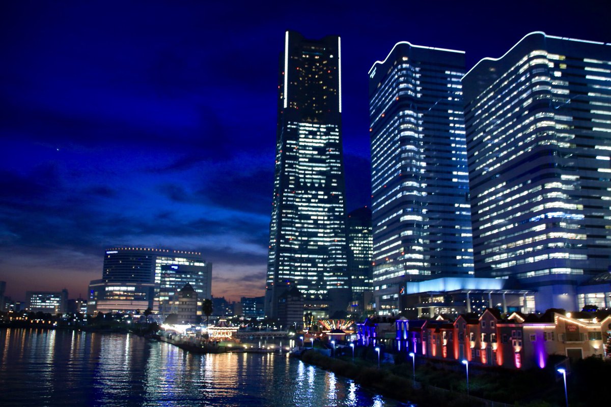 ysds99's tweet image. こんばんは。『みなとみらいの夜景』まとめ。
明日は晴れるといいですねぇ♪ 運動しないと…
#写真好きな人と繋がりたい
#ファインダー越しの私の世界 #ふぉと