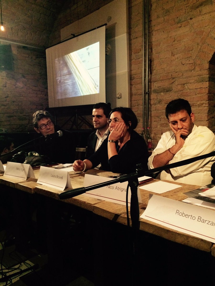enogastrogarden's tweet photo. Questa più che una #MaratonaDiLettura è una storia pregna di sapere e sapori! I quarant'anni dell' #osterialelogge a #Siena,  in un #libro. https://t.co/s6Ng8iLtoU
