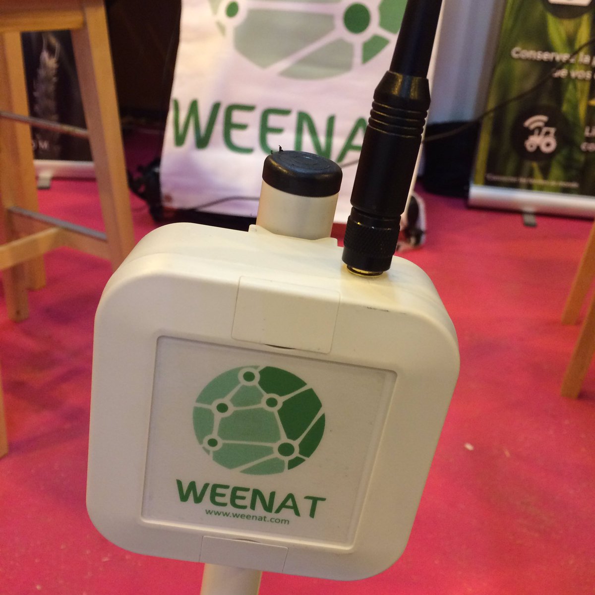 emmanuelchopot's tweet photo. Découverte hier par @herve_pillaud de la @FermeDigitale à @TechElevage , union des startups de la thématique au national #agronumericus https://t.co/itEAW9cIWs