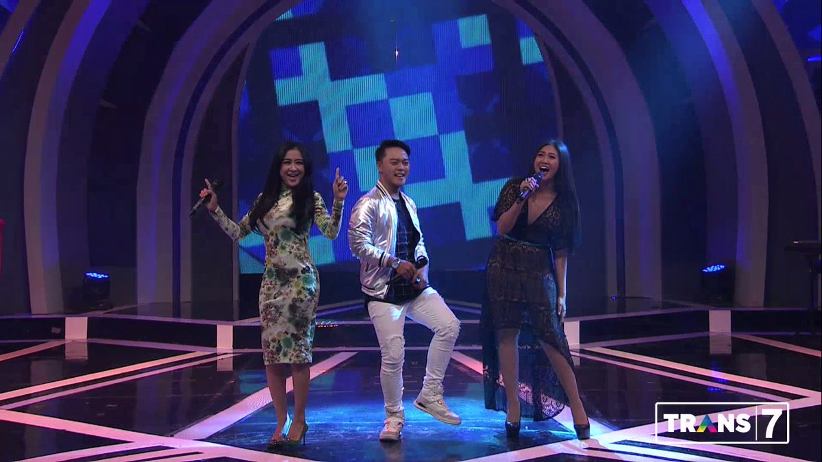 Ada <a href="/eriesuzan/">Erie Suzan</a> <a href="/UutPermatasari/">uutpermatasari</a> <a href="/DA2_Danang/">DA2_Danang</a> yg akan bertemu kembarannya di @ASAL_Trans7. 
Nantikan pkl 18.45 WIB.