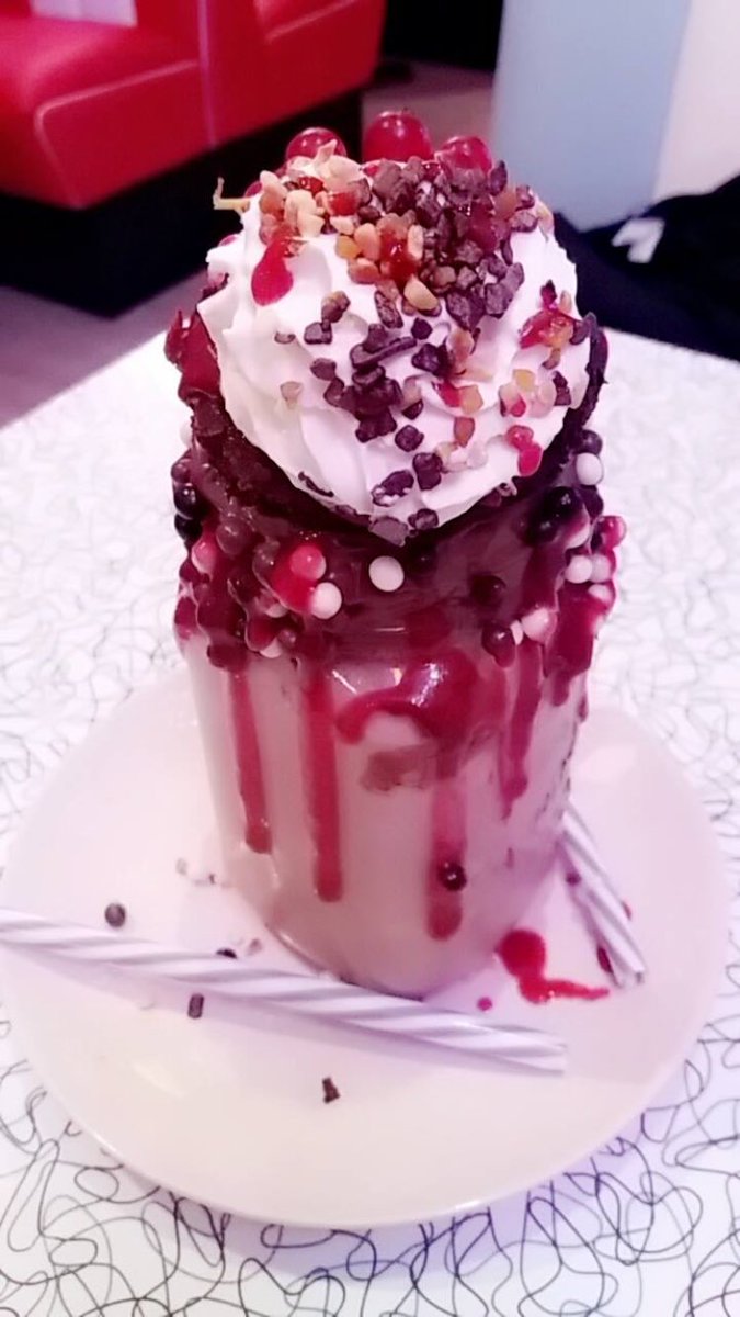 AtableBeverly's tweet image. #IlEnPenseQuoi