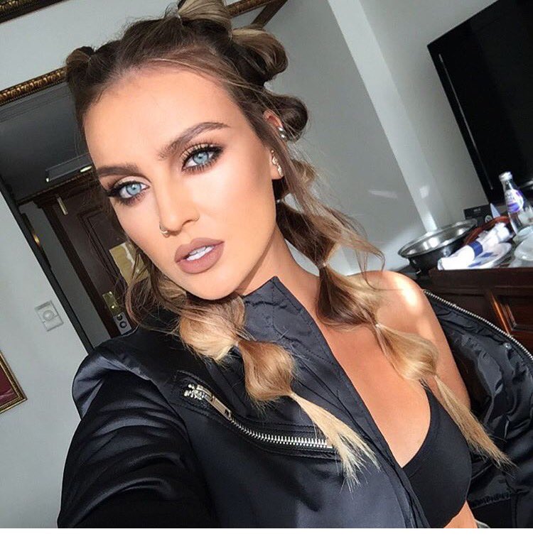 LittleMix's tweet photo. Kawaii ✌🏻🌞Perrie <3 https://t.co/TZKolREL7D