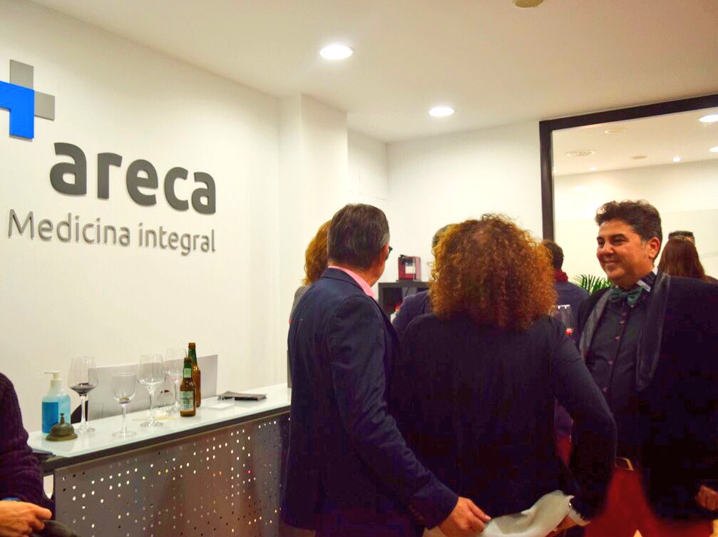 CarlaRosagro's tweet photo. Este jueves se inauguró la clínica ARECA, especializada en medicina integral, recomendadísima! situada en Abenarabi n1,Murcia Tlf.868694444 https://t.co/Z50qVRFhGR