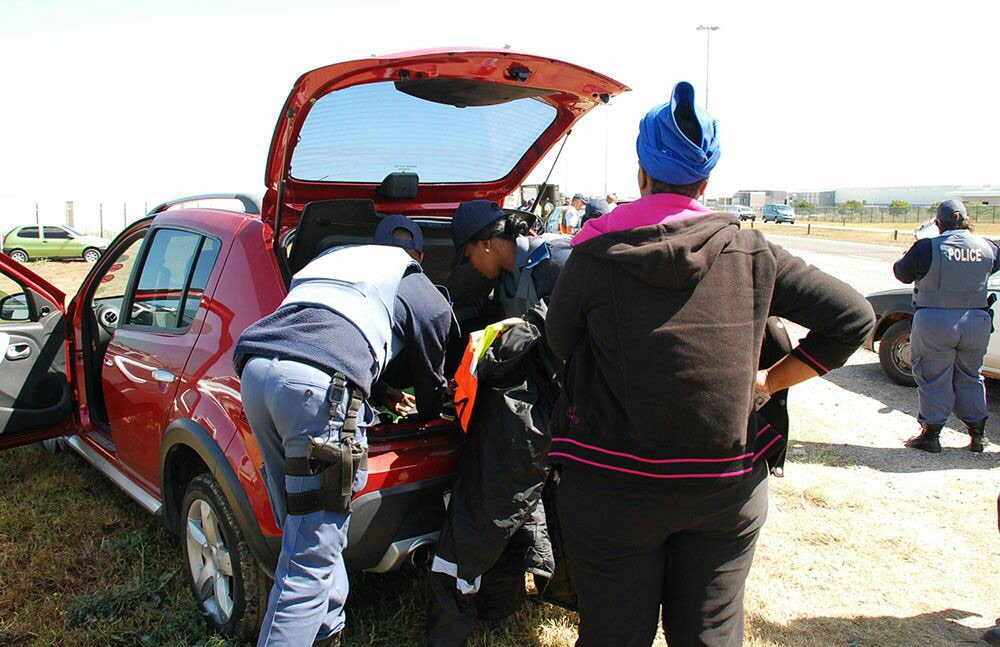 #sapsEC Roadblock held on N2 into Nelson Mandela Bay on 18/11, 54 yr old arrested with suspected stolen property SD