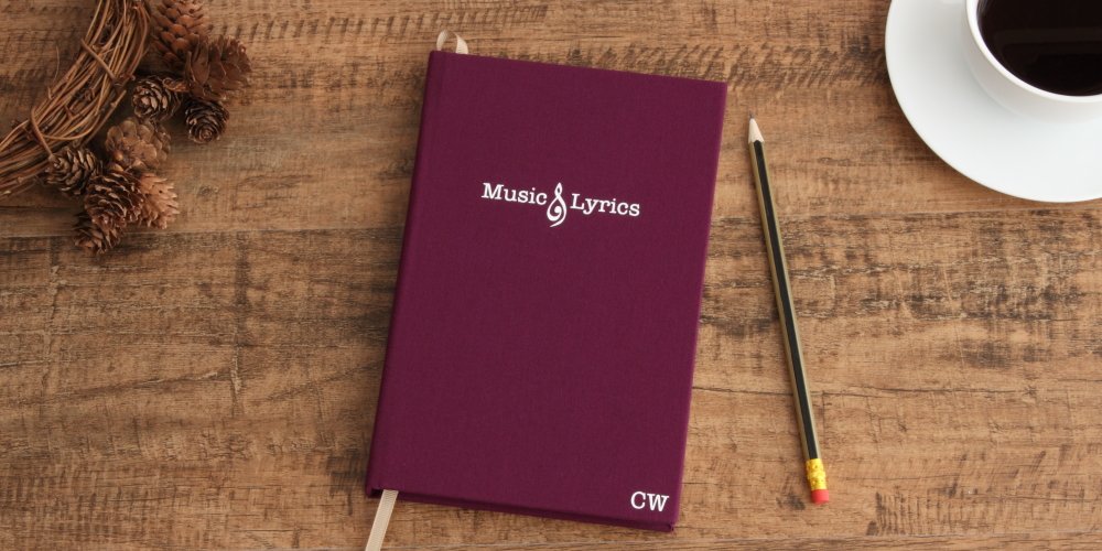 SquareSquirrels's tweet image. #DifferenceMakesUs find just the right note —&amp;gt; etsy.com/uk/listing/475…

#btnetsy #notebook #CyberMonday