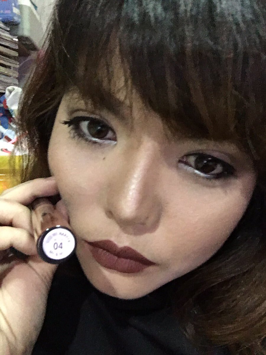 cuteicase89's tweet photo. 4u2 kissmeharder เบอร์04 เลิศมากค่ะ สมคำล่ำลือ เนื้อเบา กลบสีปากมิด สีสวย 179 ที่ eveandboy #HowtoPerfect #howtobeauty https://t.co/cNpbJKUieG