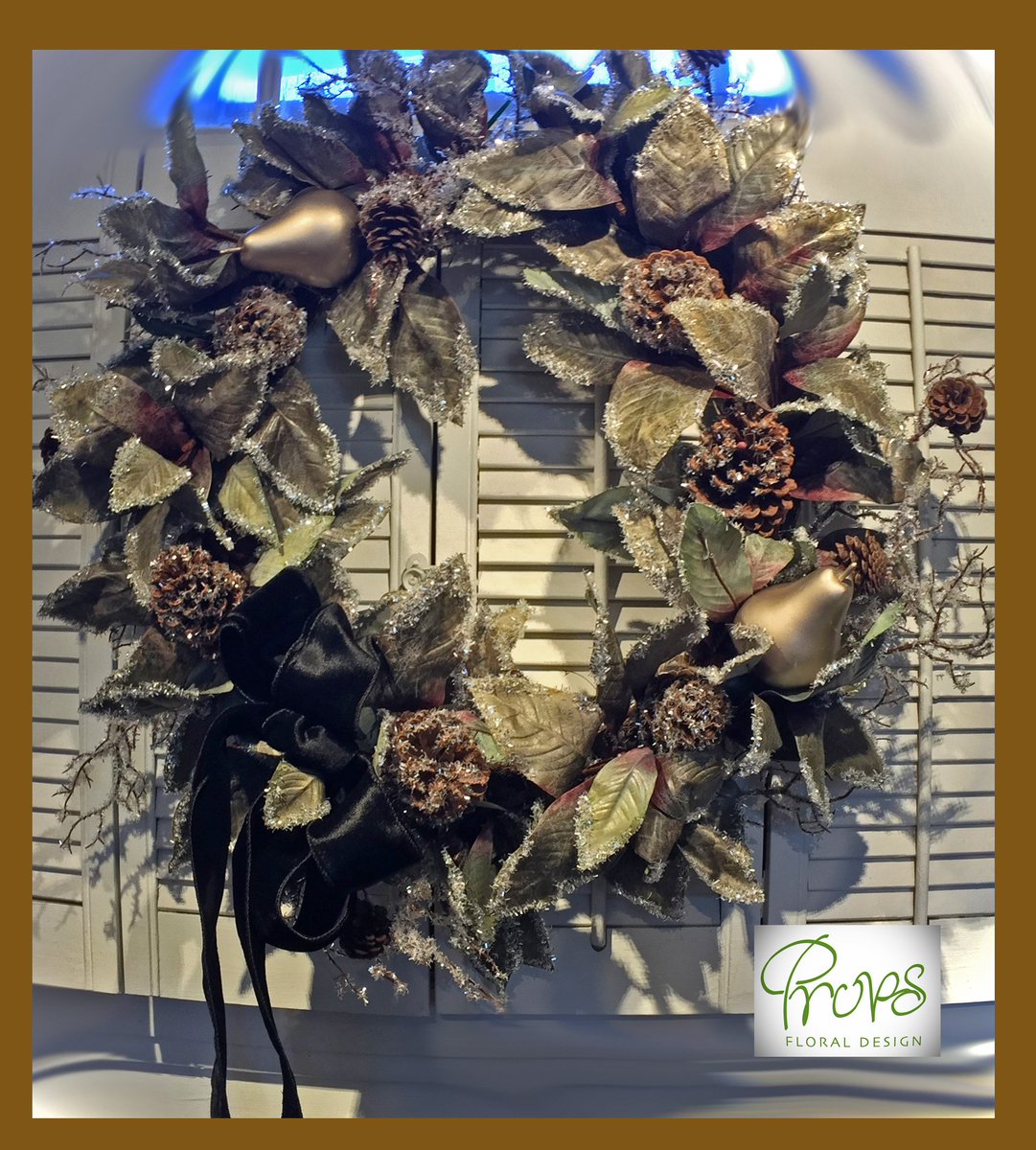 PropsFloral's tweet photo. Christmas spirit is well underway at the Hydrostone... drop by today and see "What's In Store"... #christmaswreaths #halifaxbrunch https://t.co/mTheRdDovw