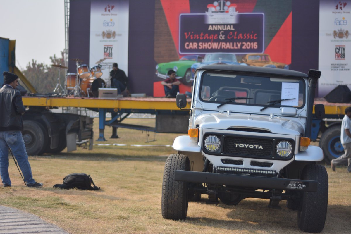 faceinpakistan's tweet photo. Annual Vintage Car Show 2016
#VCCCP #FaceofPakistan #VintageCarShow2016 https://t.co/X95GrOIFpS