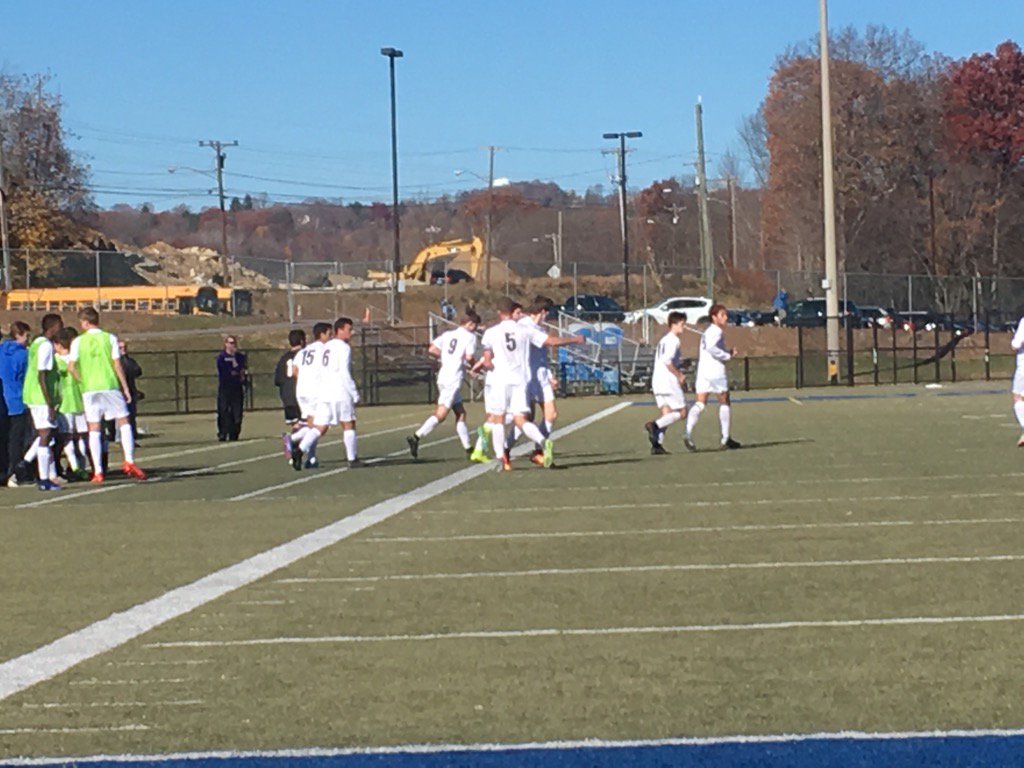 With 17:00 to go in the first half, Brookfield gets on the board first, on a header by David Walker. 1-0 #ctbsoc
