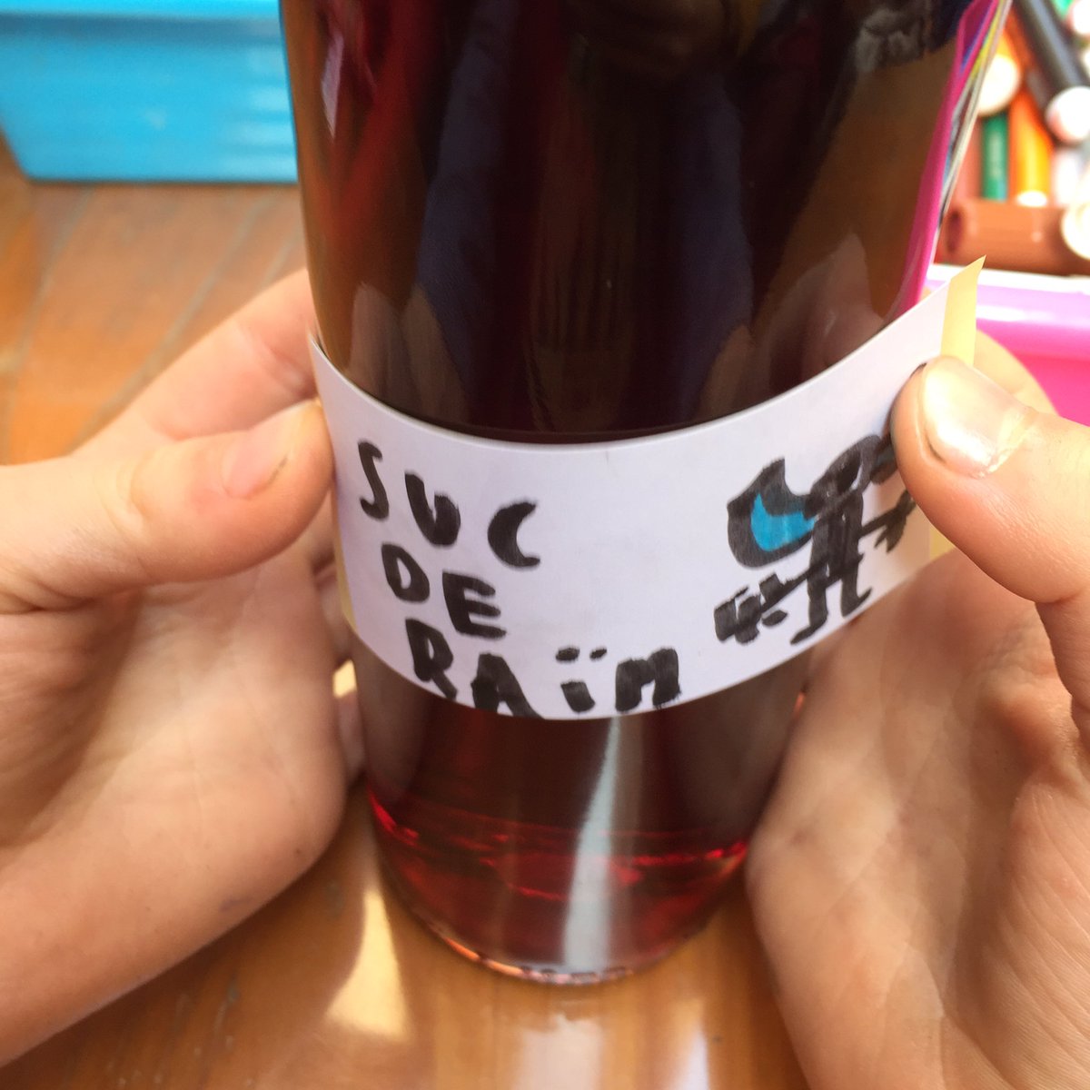 Santa_Teca's tweet photo. Les etiquetes del #most dels més petits #vinovell #tarragona #embutada #vicatalà amb l'Enclusa #Priorat #wine #kids https://t.co/eAgryikvun
