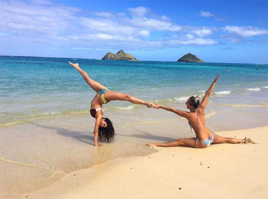 carlsonsduval's tweet photo. 11. she blesses the world with yoga pics https://t.co/uBFaDOpAh4