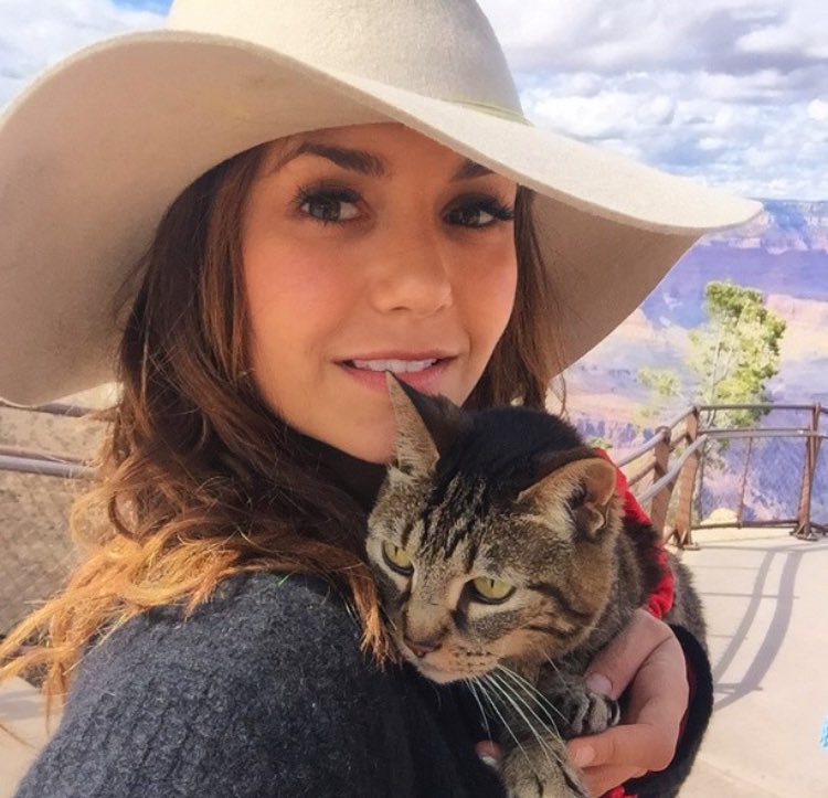carlsonsduval's tweet photo. 12. Her love for Lynx 🐱 https://t.co/SO7KRCvL2f