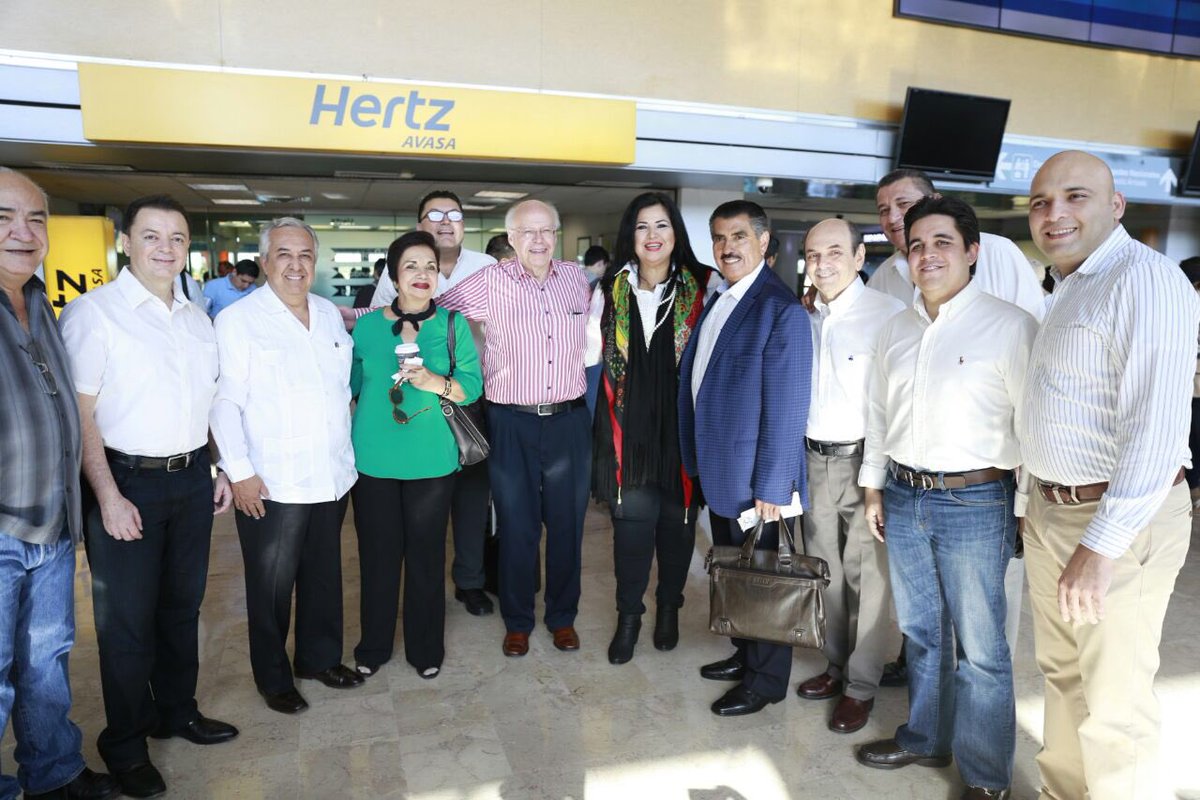 Bienvenidos a #Sinaloa <a href="/JoseNarroR/">José Narro Robles</a> <a href="/Florentino_CL/">FlorentinoCastroL</a> para compartir con jóvenes de todo el país en foro de @RJXMex <a href="/PRI_Nacional/">PRI</a> <a href="/EnriqueOchoaR/">Enrique Ochoa Reza</a>