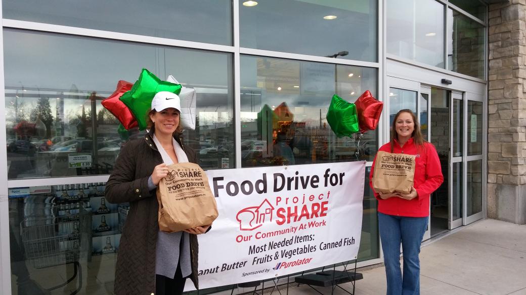 Pamela_Sharp's tweet photo. Thx @alli_camp & the Salit Steel crew 4 conducting a food drive at Commisso's 4 @ProjectSHARE_NF #ourcommunityatwork https://t.co/3Xja45r4th
