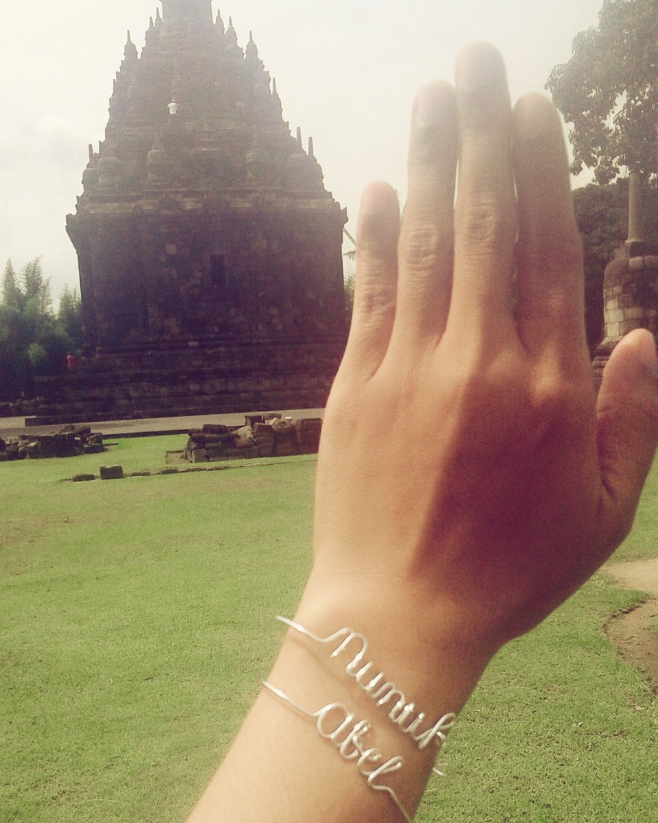 nunukambarwati's tweet photo. Saat field trip @CandiSojiwan #Handmadejewelry by @henju.by.gracy #keren #niceview #silverfilled #myname #abel https://t.co/yMixFYQ19U