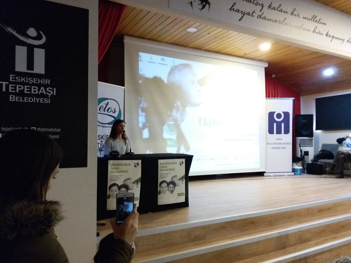syff2016esk's tweet photo. Mercan Yurdakuler Uluengin konuşmasını dinliyoruz #syff2016 #syffeskisehir @SYKolektifi https://t.co/NqqtjMhmgw