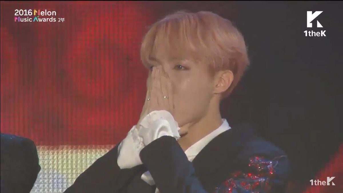 SUGA_th's tweet photo. #BTSAlbumOfTheYear #MMMA2016 😭🎉🎉🎉🎉🎉🎉 https://t.co/XkG5kowQny