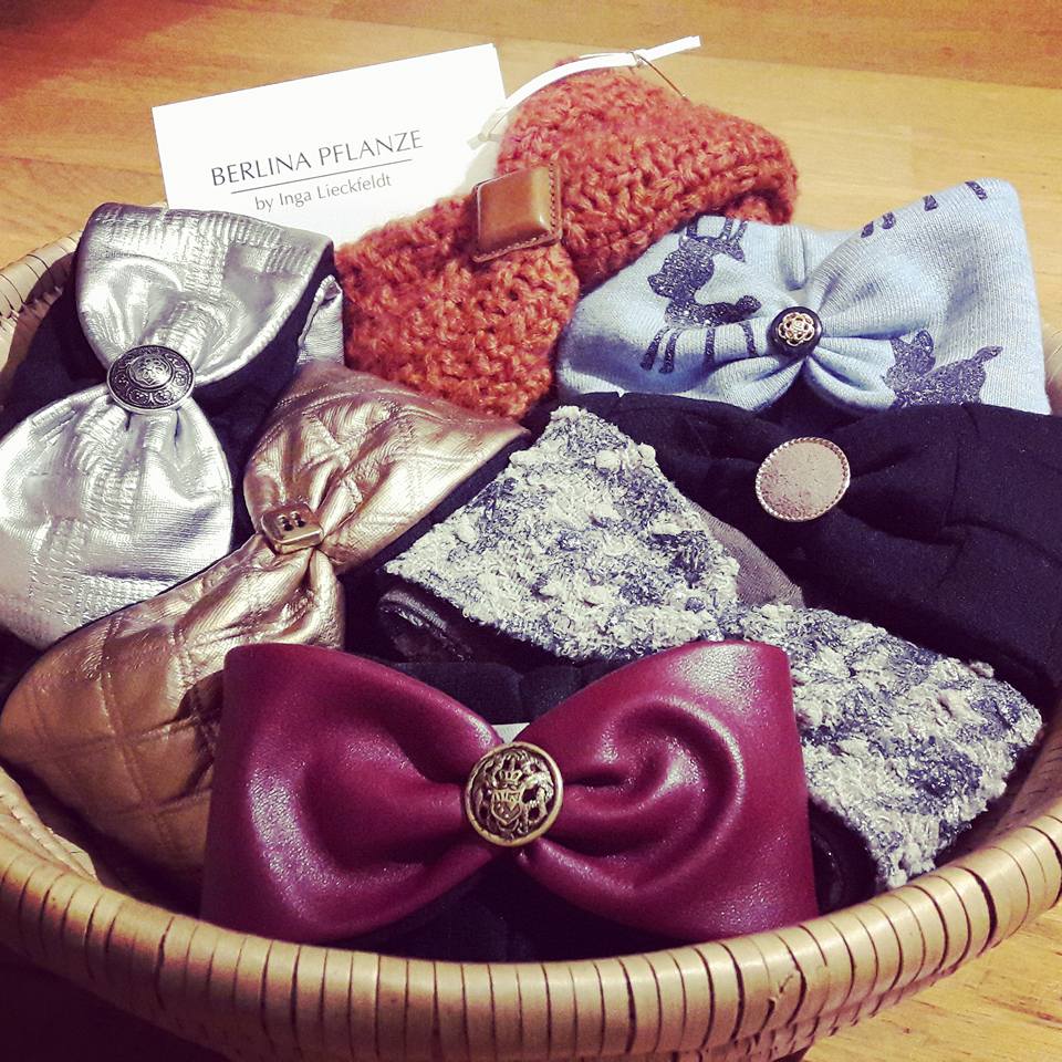 BERLINA_PFLANZE's tweet photo. Perfekt zu Weihnachten @BERLINA_PFLANZE Headbands (Stirnbänder) - erhältlich im #LNFAStore im @bikiniberlin  &amp; in der @mackeberlin Boutique https://t.co/rnqwvTZYRr