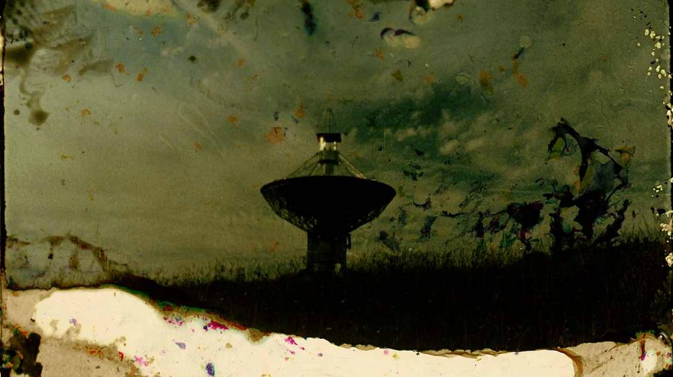 ray_macauley's tweet photo. Screenshot | Ondes et Silence (Quiet Zone) (#DavidBryant & #KarlLemieux, 2015) @thenfb #electromagentic #energy #radio #hypersensitivity https://t.co/123TJ7Sg8S