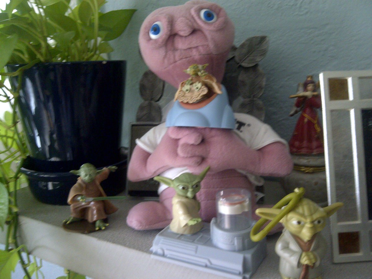 ellelljaytoo's tweet photo. #RejectedScrapbookItems my brief "religious" phase...well intended but, as far as shrines go, I couldn't keep a straight face. #BeGood https://t.co/W8EObjyI2r