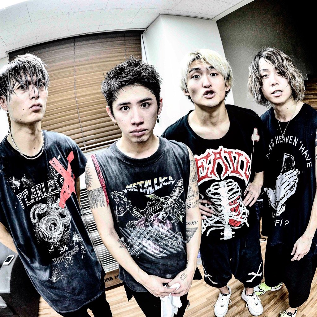 RuiHashimoto's tweet photo. 韓国ソウルKBSアリーナでのONE OK ROCK「2016 LIVE IN KOREA」のライブ撮影終了！めちゃめちゃ熱いライブだった！！！写真はライブ直後のワンオク！
#サウシュー #ONEOKROCK #OOR #韓国 ソウル #KOREA #KBSARENA #seoul https://t.co/5XaS1ezhGP