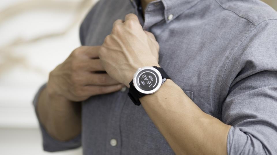 Meet the Matrix Powerwatch, the first smartwatch that never needs to be charged on.forbes.com/60118G20h