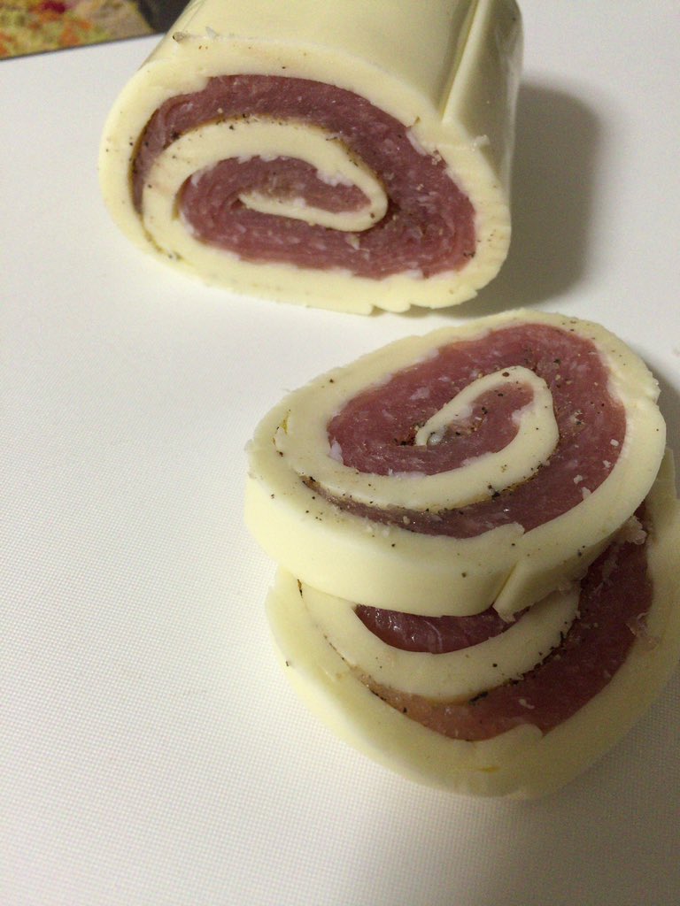 あなざー Twitter પર 生ハムとスライスチーズを こうしてこうしてこうじゃ ワインが美味い あなざー Twitter પર 生ハムとスライスチーズを こうしてこうしてこうじゃ ワインが美味い