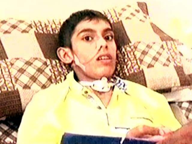 ExpressNewsPK's tweet image. لاڑکانہ کیڈٹ کالج میں طالب علم پر استاد کا تشدد ثابت ہوگیا - express.pk/story/658286/ #JusticeForCadet