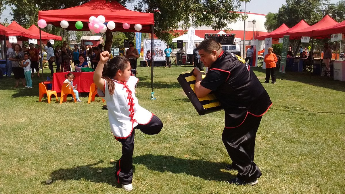 DelegacionStgo's tweet photo. #Zumba #Karate #Juegos vecin@s de #Maipú #CiudadSatélite disfrutando de ##GobiernoPresente más cerca de las personas https://t.co/Qhti13KieI