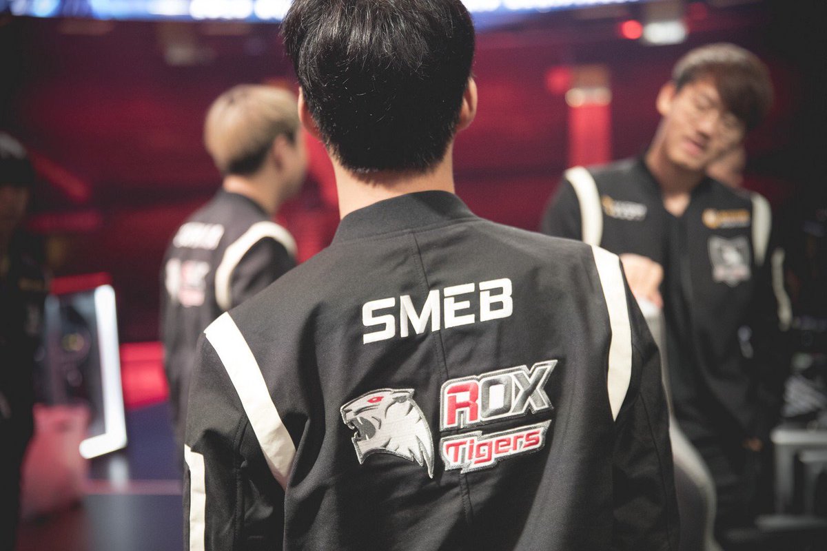For_SMEB's tweet photo. 잠겨 죽어도 좋으니
너는
물처럼 내게 밀려오라

- 이정하, 낮은 곳으로 https://t.co/IIC7PRpUin