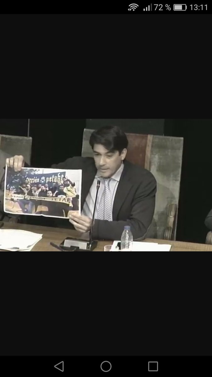 FonsiLoaiza's tweet image. Todo el apoyo para @SeccionPetaka perseguido por el PP. Animar al equipo de tu localidad no es delito sino ejemplo de compromiso!