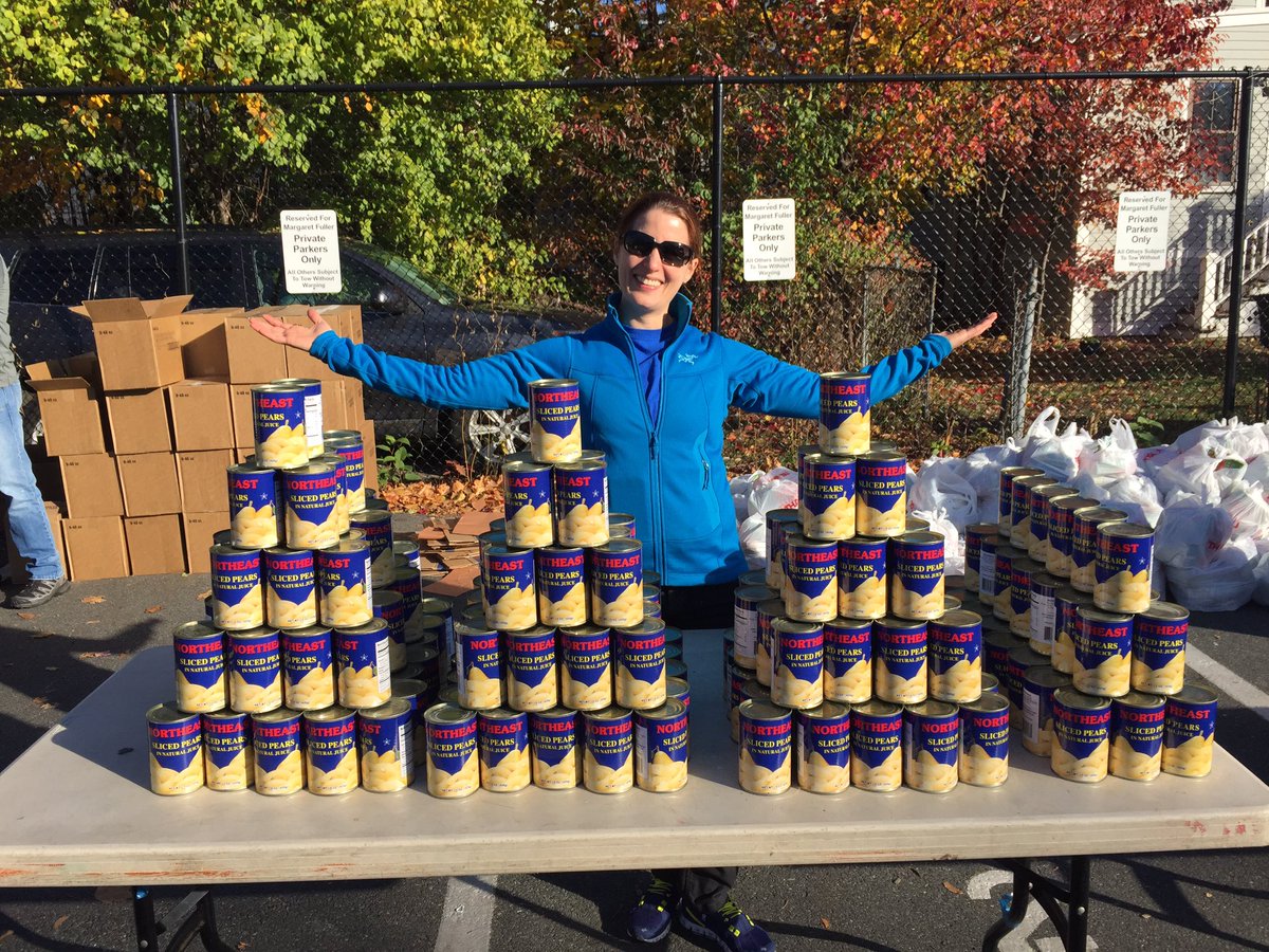 ThePort_MFNH's tweet photo. The #ThanksgivingTurkeyDrive has begun! #community #volunteers @turner_talk Axcela Health https://t.co/nkf59HsmXO