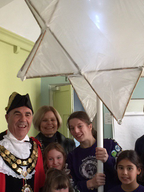 TeddBiz's tweet photo. @@TwickenhamTimes Thanks for RT @LBRUTMayor visit to #lanternworkshop @ParkLaneStables at #Teddington Baptist Church https://t.co/Ye6v1yYU9e