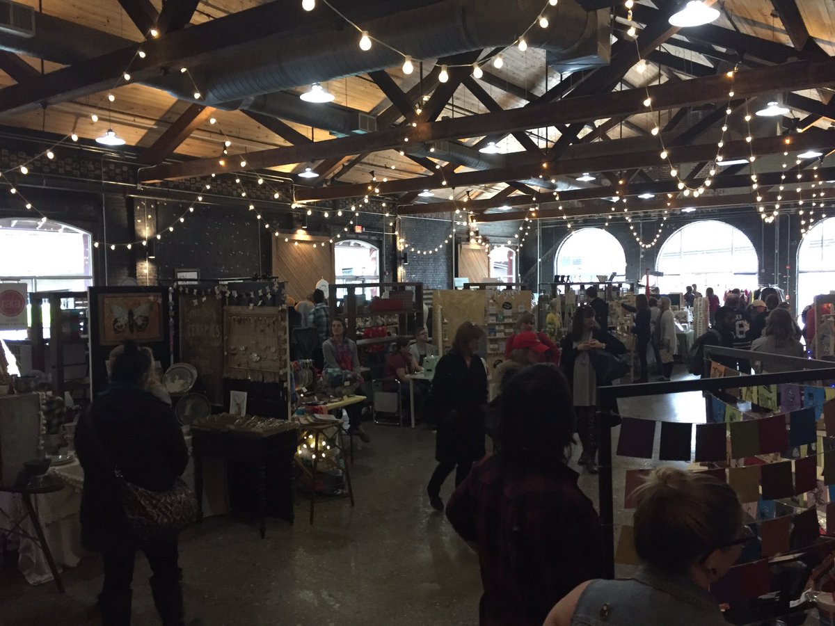 Come down to JT for the @RetroCraftFair today. Great vendors and awesome stuff. You do not want to miss this! #retro #craftfair #knoxrocks