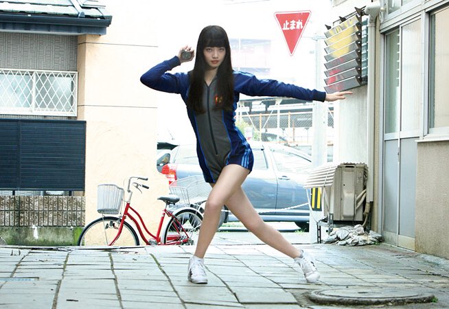 小松菜奈のかわいい水着 グラビア画像が見たい セクシー画像はある 私服にも注目 大人女子のライフマガジンpinky ピンキー