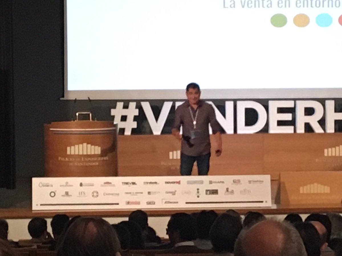 antoniosanchez_'s tweet photo. En un reunión de #networking no repartas tarjetas, haz que te la pidan. @Neil_Revilla @venderhoy #Santander https://t.co/aopPL9fil5