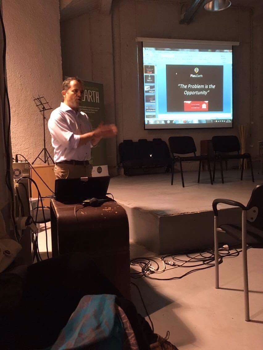 Lambros Kaliakatsos explains how to convert an everyday problem into an opportunity in the international market. #susathens16 #k44