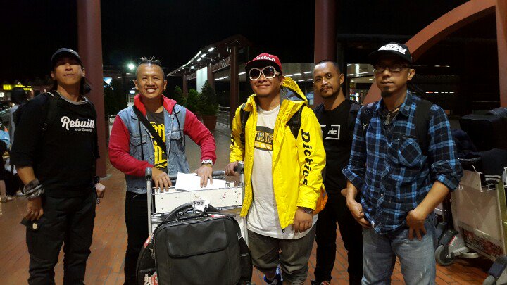 sandyPASBand's tweet photo. Leave 4 incheon Seoul !!!! https://t.co/etIPEoDLXw