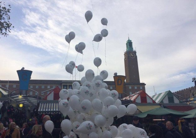 DailyNORFOLK's tweet photo. Balloon release to celebrate #Norwich’s vibrant market - keep an eye out for a chance to win £50 https://t.co/rY5x1OdN3w #Norfolk https://t.co/X2q96Vgbxz