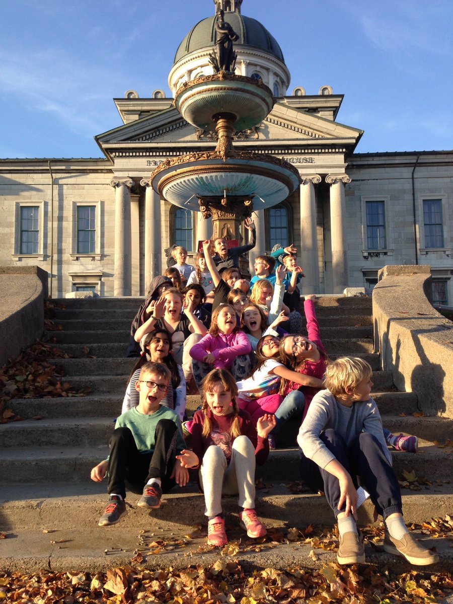 McCourt45's tweet photo. #baskinginsunshine #someofmyfavouritepeople @SydenhamPS_LDSB https://t.co/r1p1RiyYIs