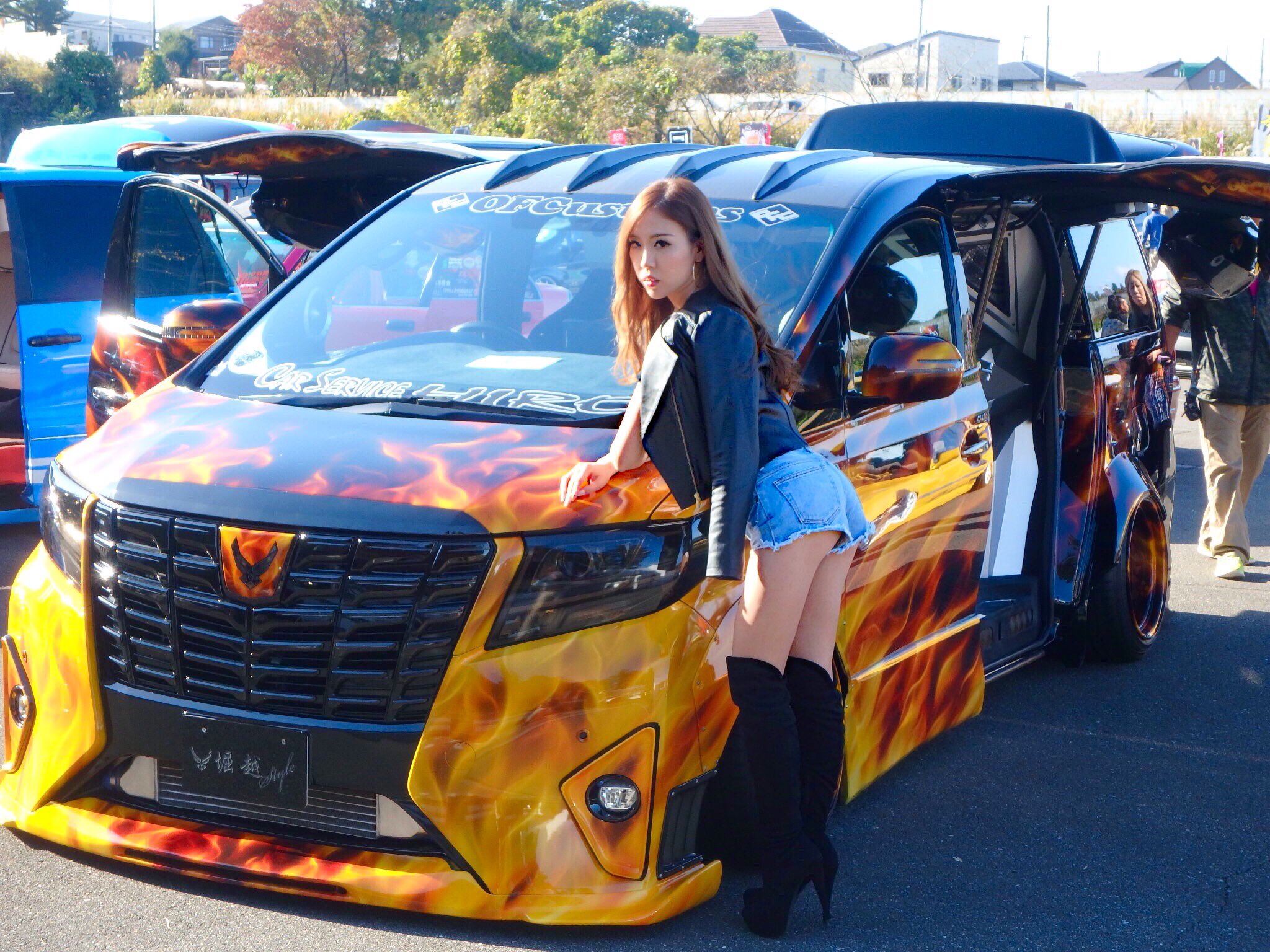 ゆかちん Twitterissa 明日は幕張メッセでアメ車のイベントに出るよ ローライダースーパーショー 幕張メッセ T Co Yvoepomtbf 写真はこの前の神風杯で優勝したヴェルファイア 明日もたくさんの車を拝めるのが楽しみー O T Co Hvtyani2ub