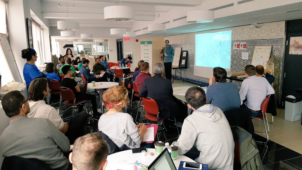 MTLstartup101's tweet photo. .@julienbrault talking about #Canada's #FinTech Industry | #SWMTL @Zinakouidri @MontrealFI @McGillU @FinanceMontreal https://t.co/JJywihaOBk